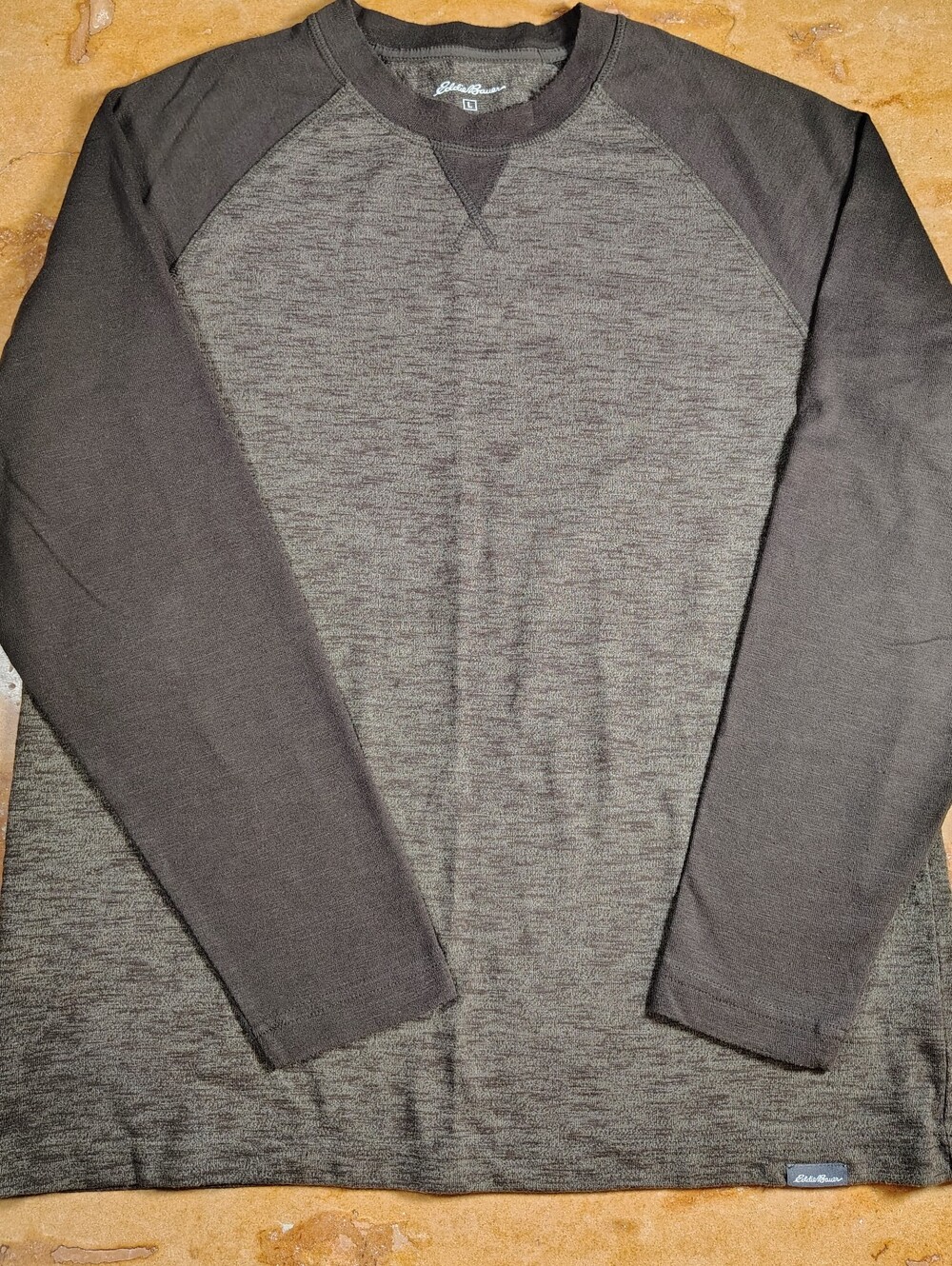 Eddie Bauer Two-Tone Raglan Long Sleeve Tee -Mens  Size L